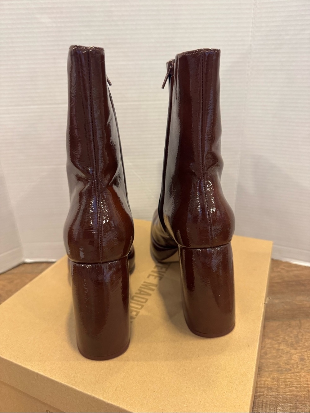 Steve Madden Banish Platform Boots Glossy Cognac Patent Finish Size 9.5 - Picture 8 of 10